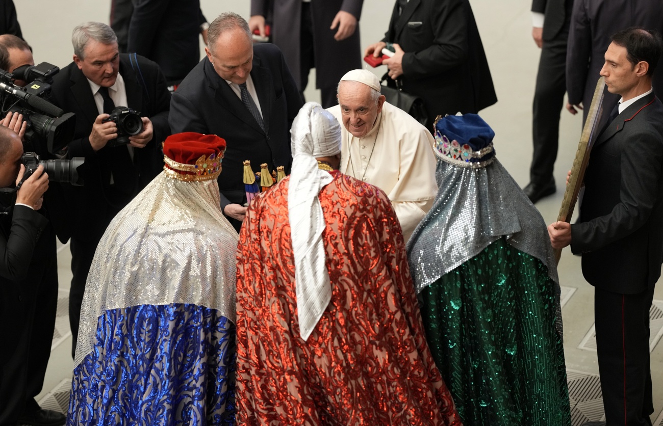 Papst Franziskus und die Heiligen Drei Könige
