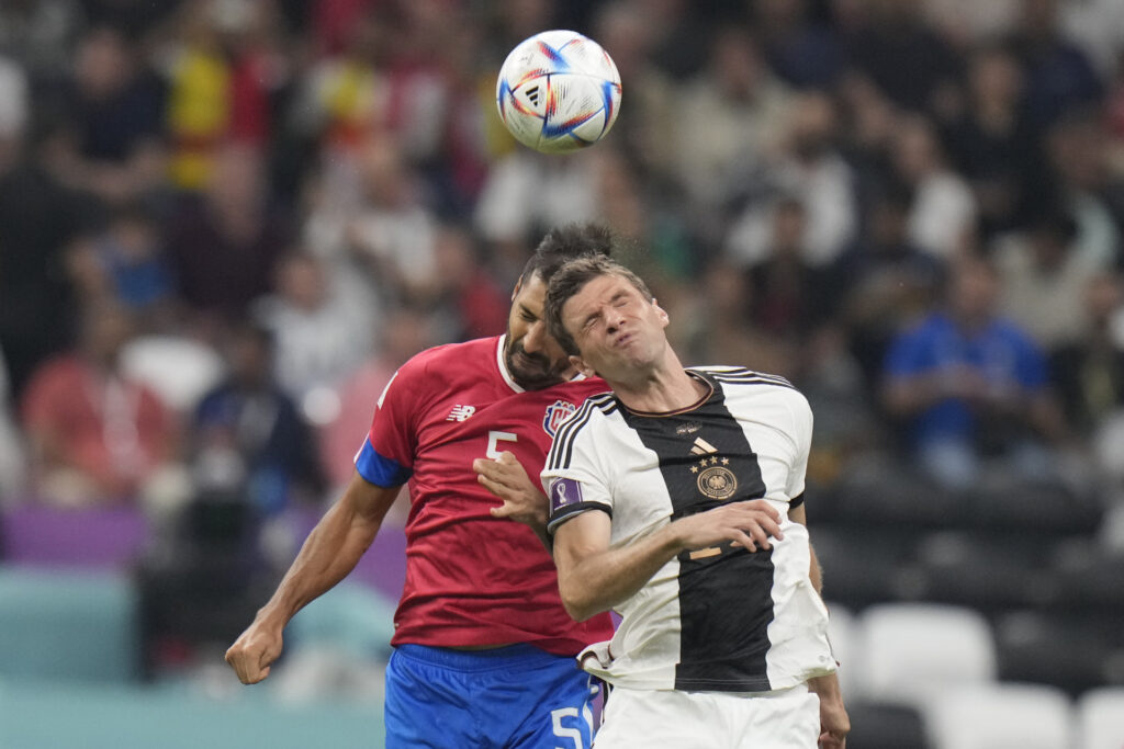 Thomas Mueller, Celso Borges