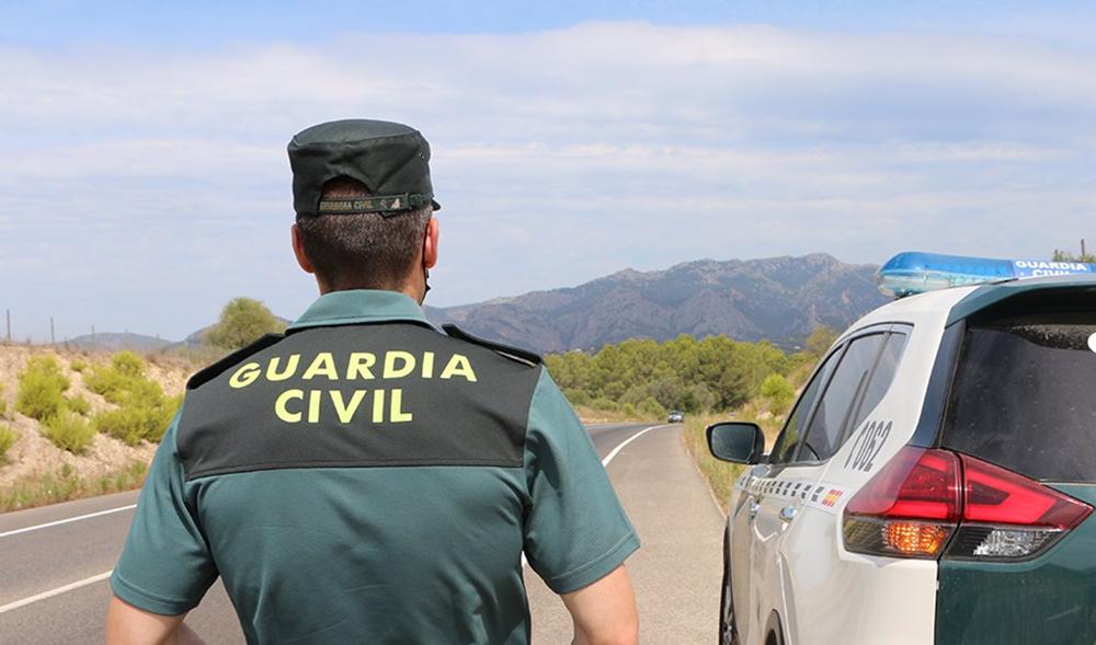 Entra por primera vez en Melilla un migrante en paracaídas a través de la valla
