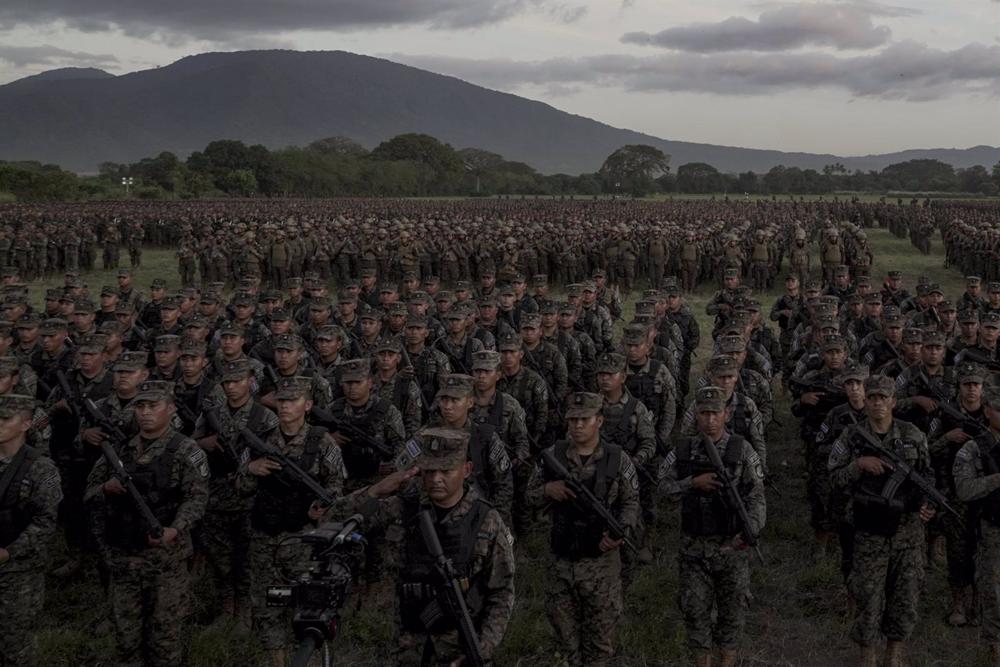 Salvadoran president confirms deployment of 10,000 troops against gangs in Soyapango
