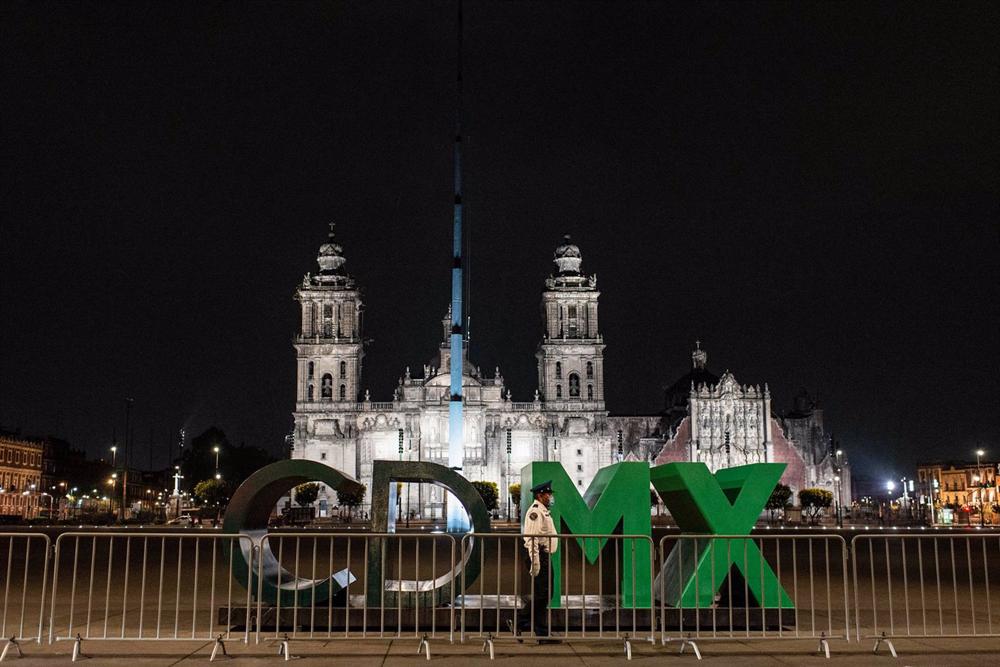 Guerrero teachers lift their encampment from Mexico’s Zocalo after eleven days of protest
