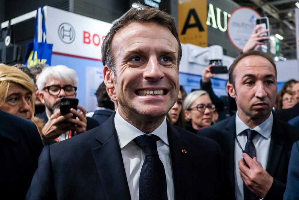 Macron invita alla calma e minimizza il «caso estremo» di interruzione di corrente con l’arrivo dell’inverno