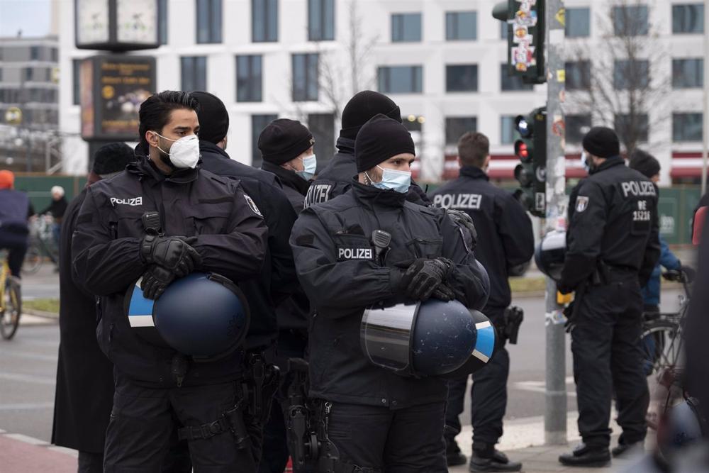 Vier mutmaßliche Menschenhändler bei mehreren Einsätzen in Deutschland festgenommen