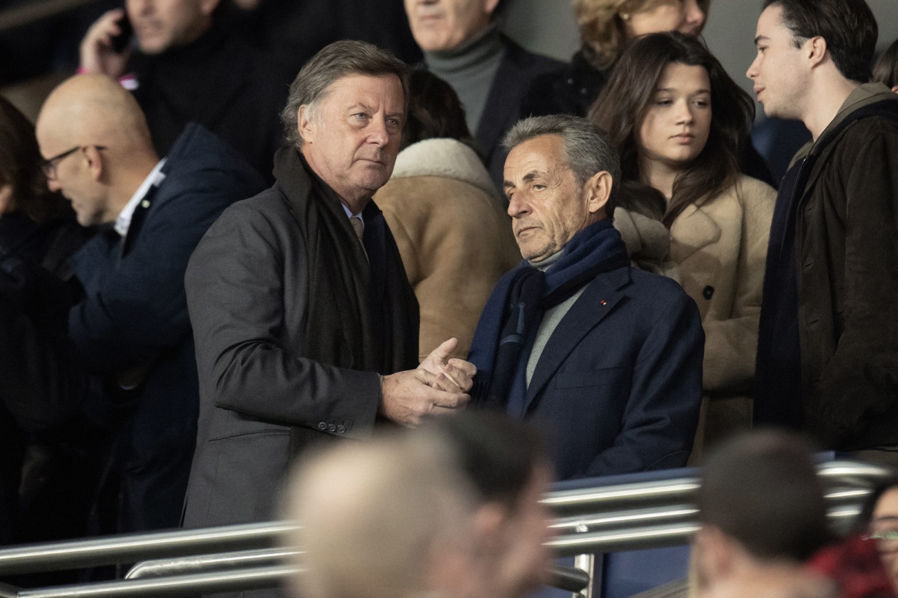 Sarkozy regarde le match