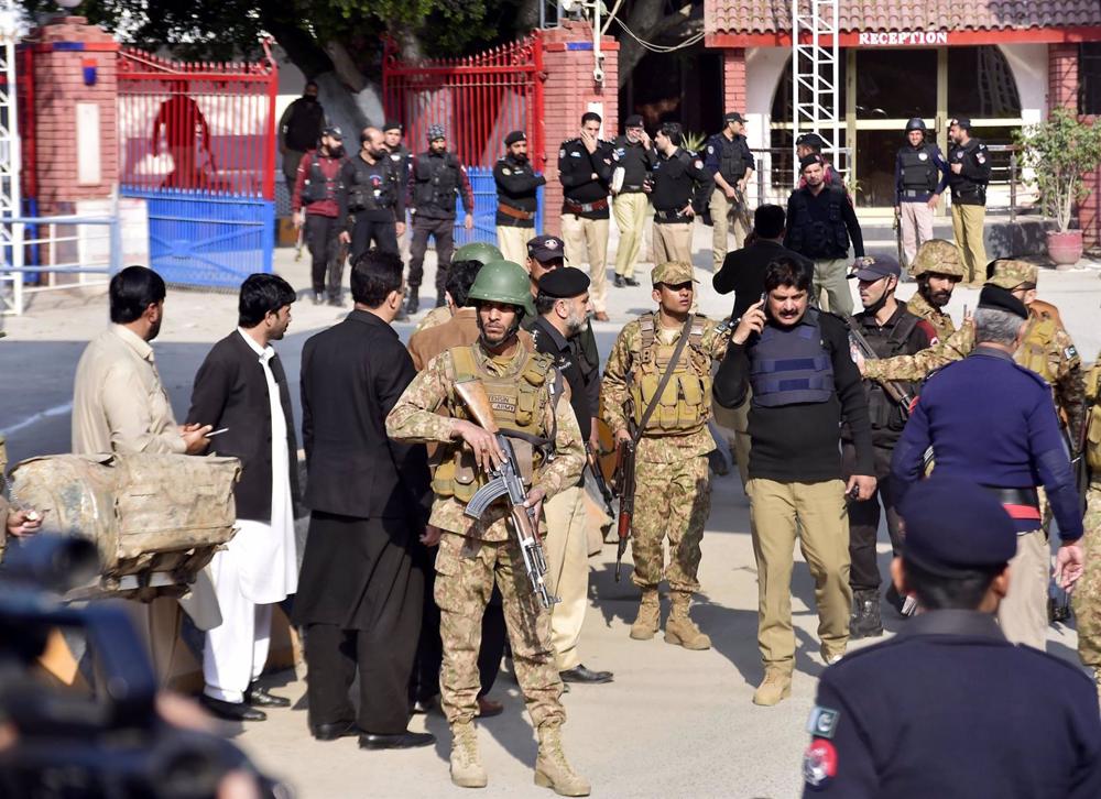 Guterres condanna l'»abominevole» attentato suicida alla moschea di Peshawar (Pakistan)