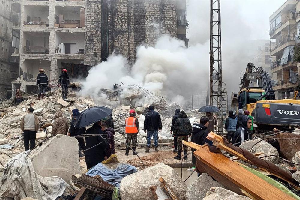 Le ONG si mobilitano per aiutare le vittime del terremoto al confine tra Turchia e Siria