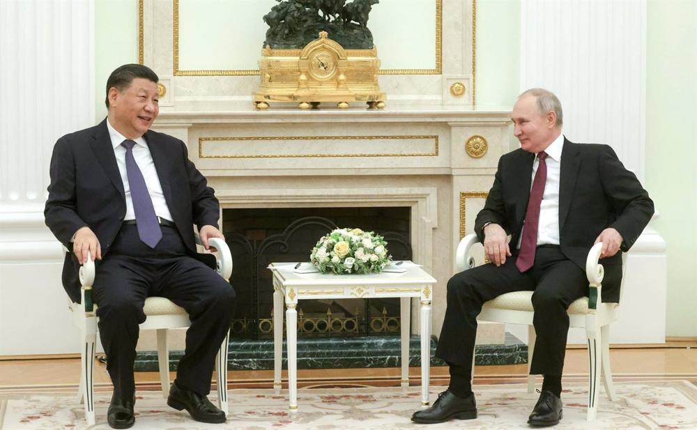 Xi Jinping invita a Putin a visitar China a lo largo de este año para estrechar sus relaciones