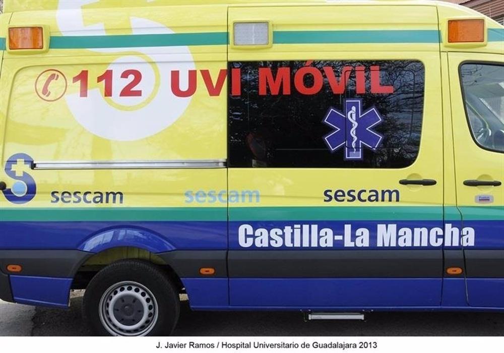 Fallece una mujer de 78 años tras colisionar 2 vehículos en Alarcón y trasladan a 5 heridos al hospital
