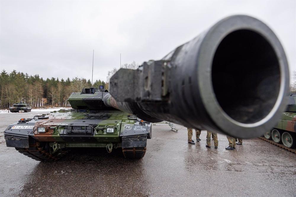 Deutschland übergibt 18 Leopard 2-Kampffahrzeuge an die Ukraine