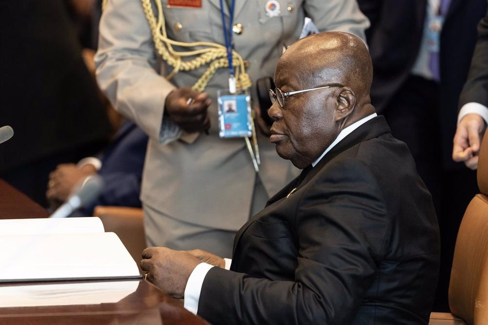 El Parlamento de Ghana aprueba nuevos impuestos para facilitar la concesión del préstamo del FMI