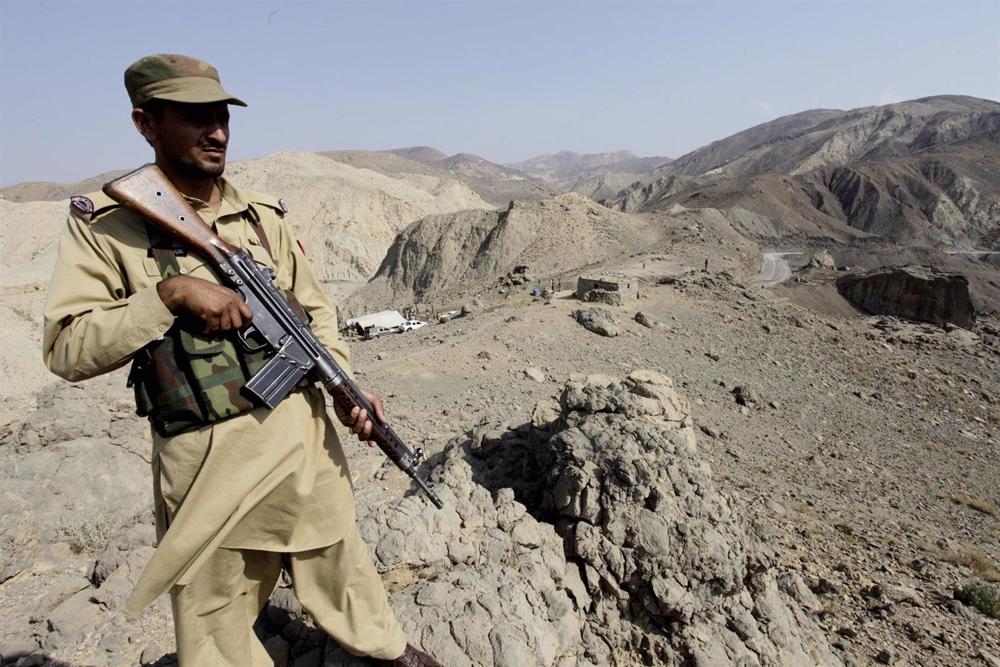 Two militiamen and one military man killed in clashes in western Pakistan