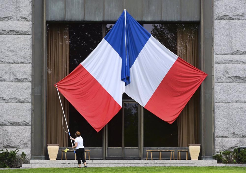 Russland.- Französische Botschaft in Moskau erhält Paket mit Knochen