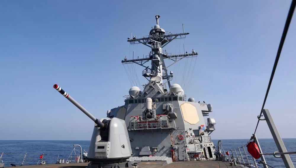 Navio americano atravessa o Estreito de Taiwan dias depois de manobras militares chinesas perto da ilha