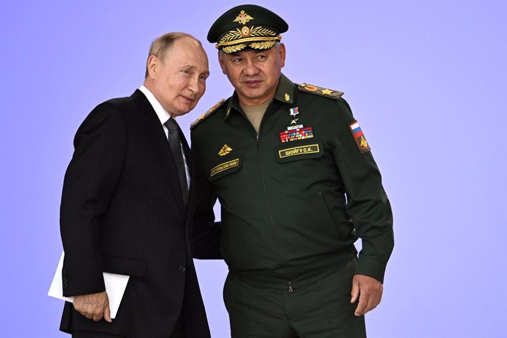Vladimir Putin y Sergei Shoigu abordan las capacidades militares de Rusia a medida que avanza la invasión de Ucrania