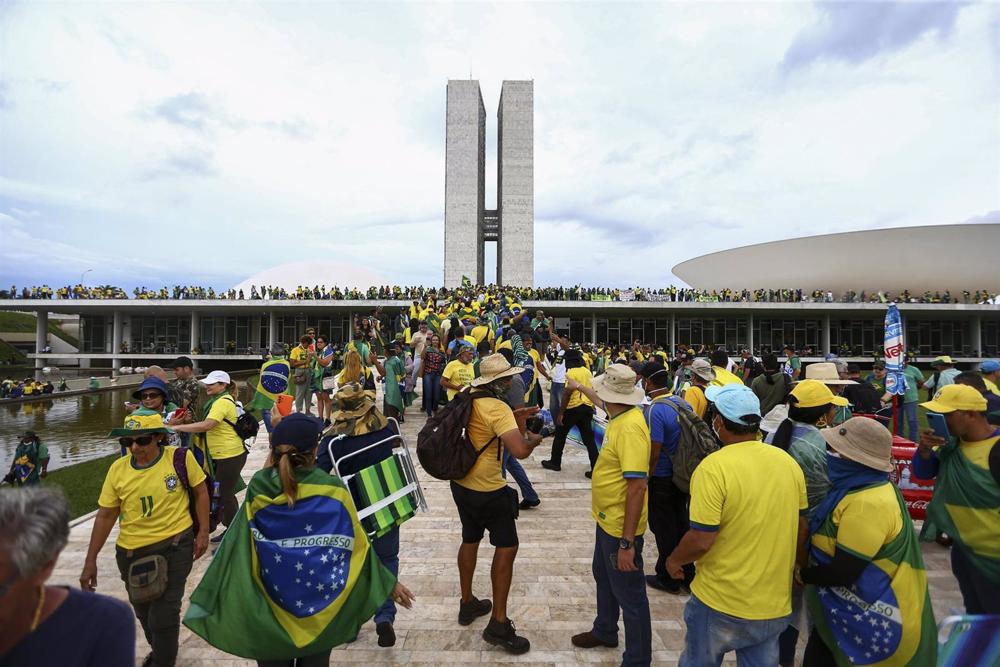 Brasil.- Dimite el encargado de Seguridad Institucional tras imágenes de su actuación en el asalto a las instituciones