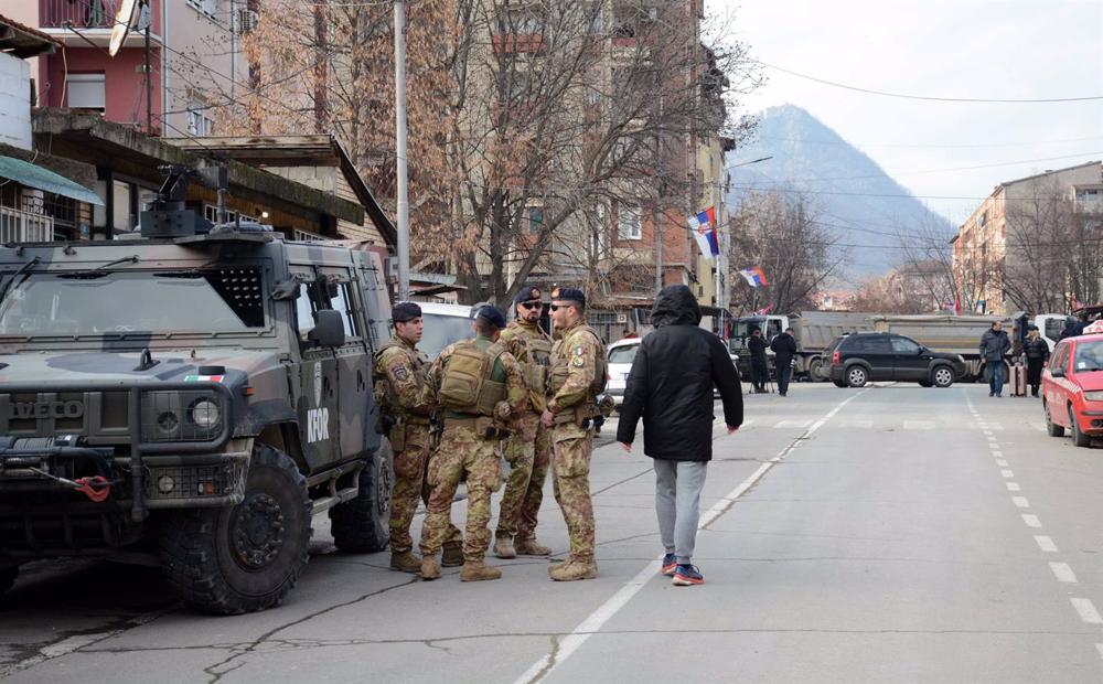 Kosovo.- Al menos 25 miembros de la KFOR y 50 manifestantes serbokosovares heridos en enfrentamientos
