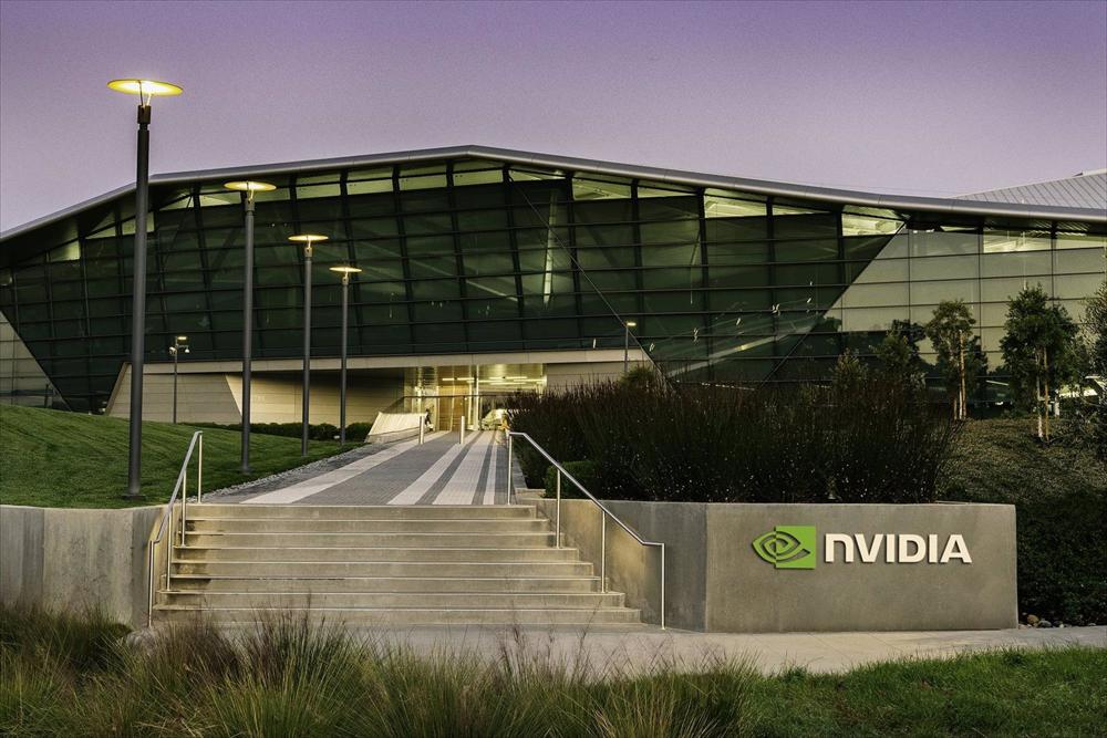 Nvidia sube más de un 5% y conquista la cota del billón de dólares de capitalización