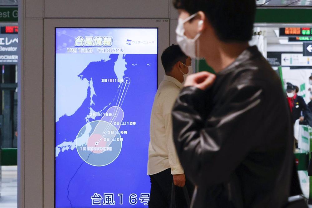 Ordenan la evacuación de más de 45.000 personas en el sur de Japón por el tifón Mawar