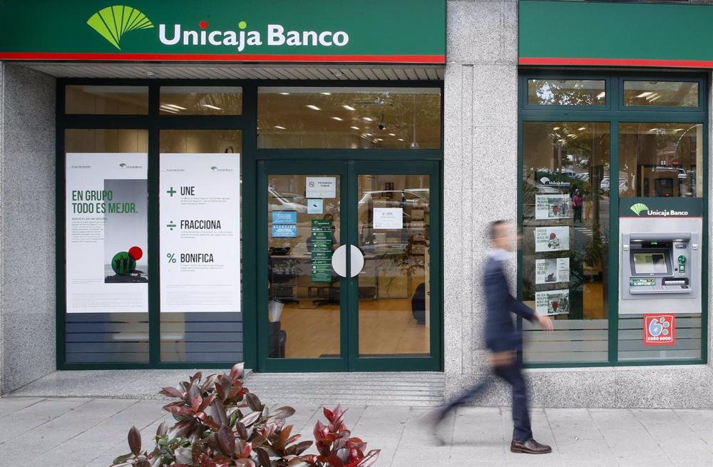 Sindicatos valoran de forma positiva la salida de Menéndez como consejero delegado de Unicaja Banco