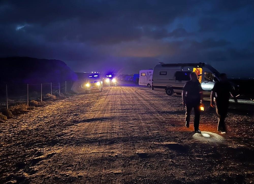 La Guardia Civil desmantela un campamento ilegal asentado en el término municipal de Tarifa (Cádiz)
