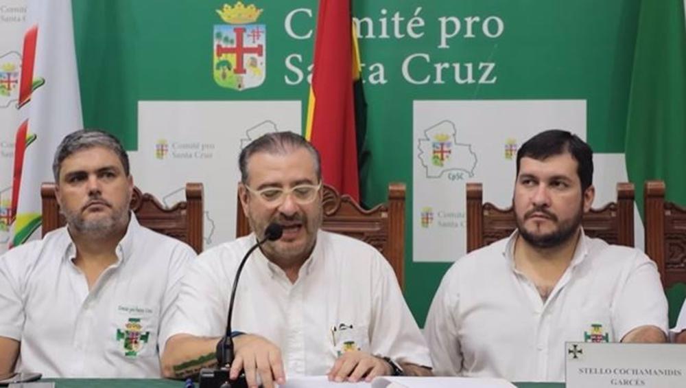 Condenan a 2 años de cárcel al exlíder del Comité Cívico de Santa Cruz Rómulo Calvo por ’’ultraje’’ a la wiphala